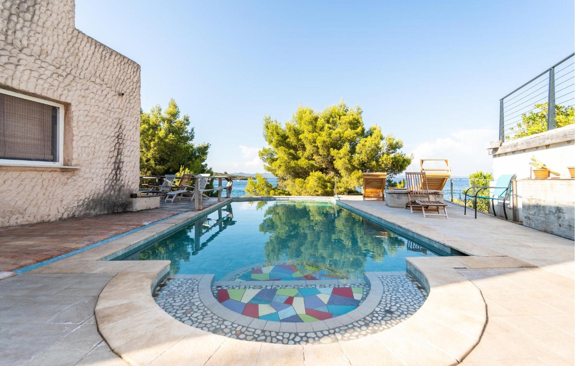 Lovely In With Outdoor Swimming Pool Holiday home